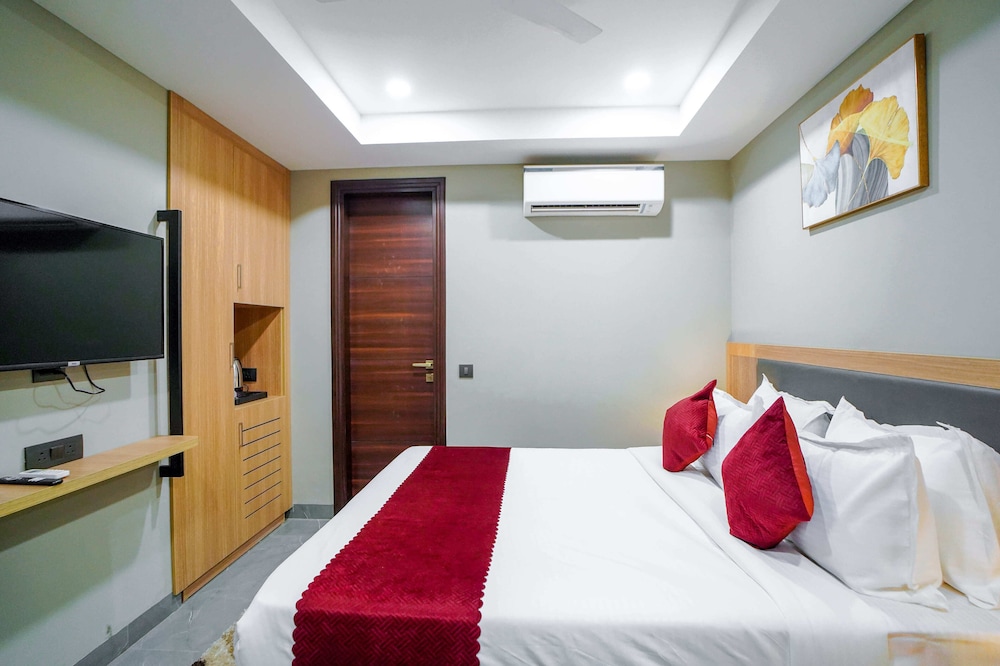 Saltstayz Basil- Near Golf Course Road