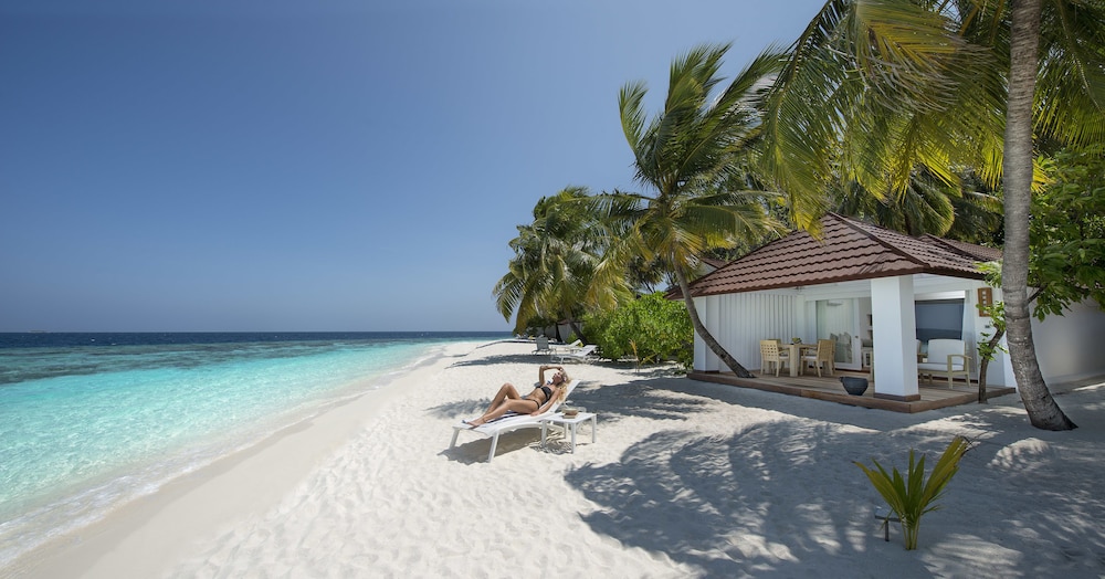 Diamonds Athuruga Maldives Resort & Spa