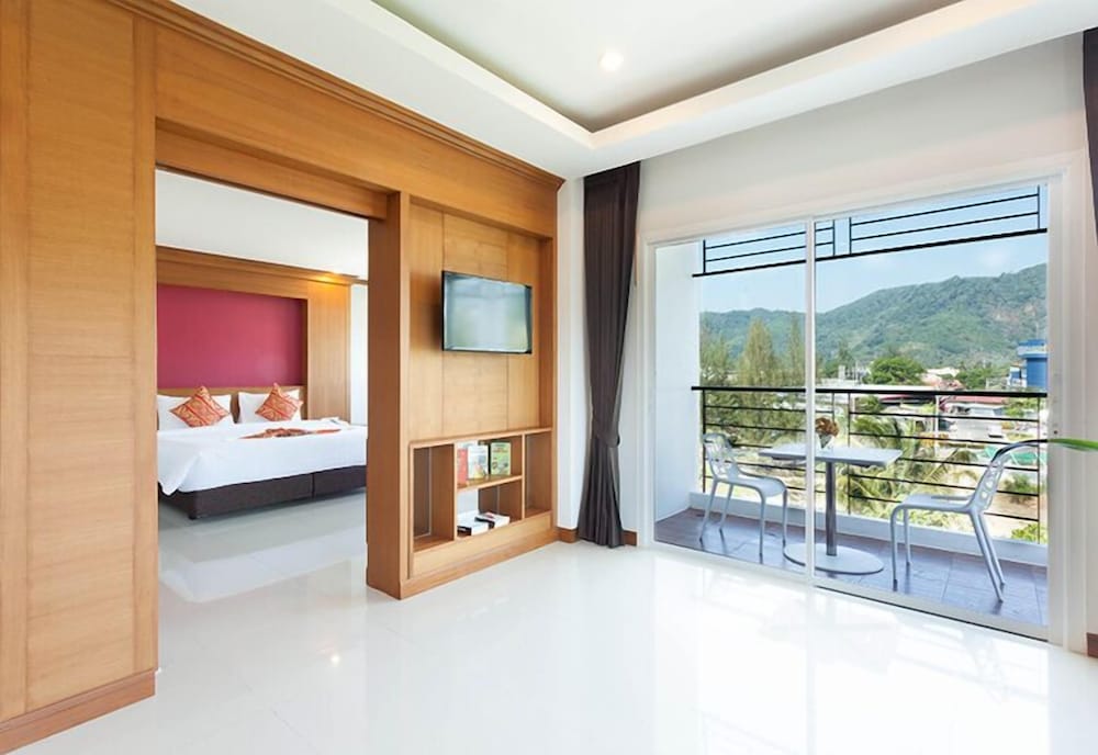 Sungthong Kamala Beach Resort