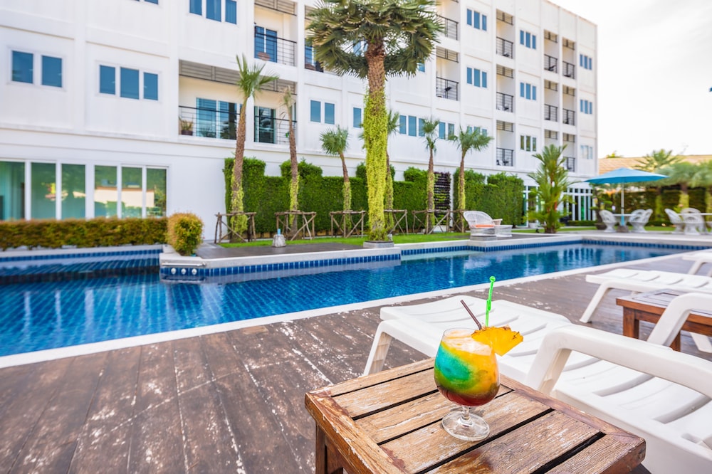 Sungthong Kamala Beach Resort
