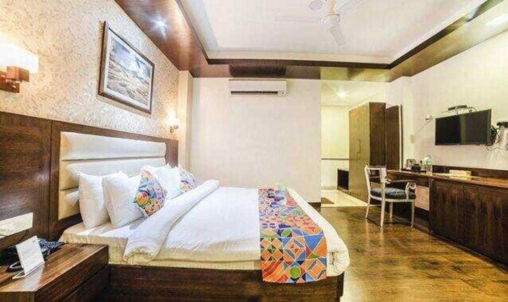  FabHotel Galaxy