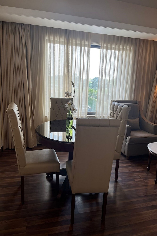Hotel Home In Amrik