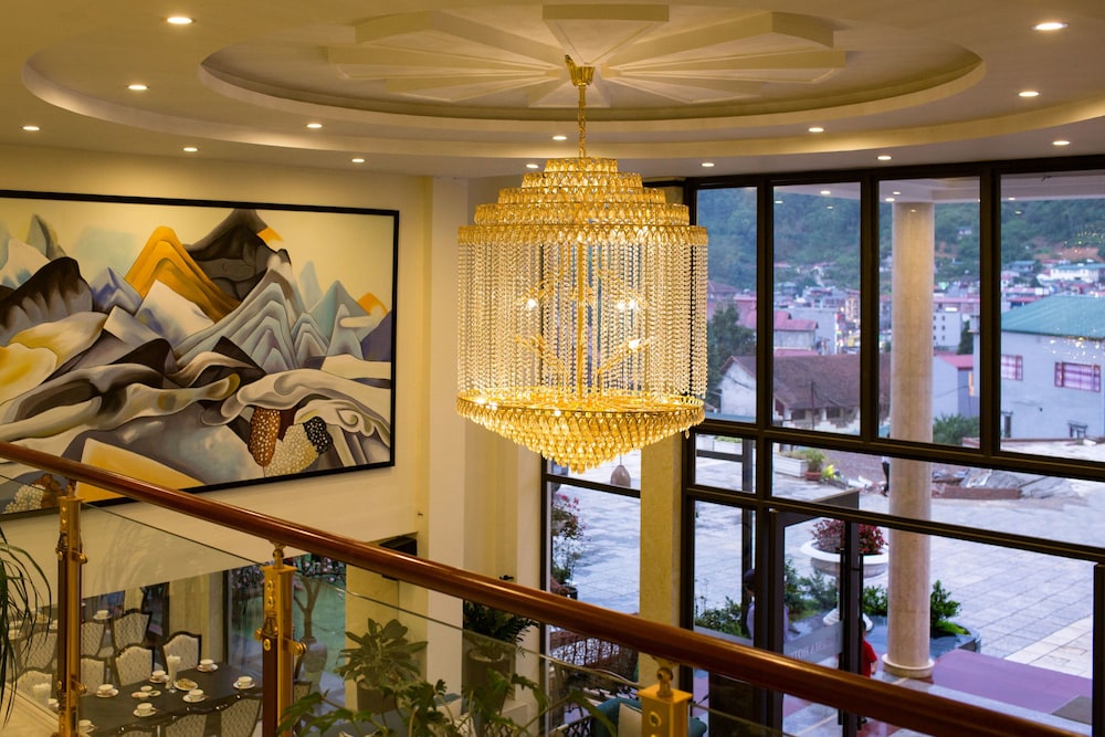 Freesia Hotel