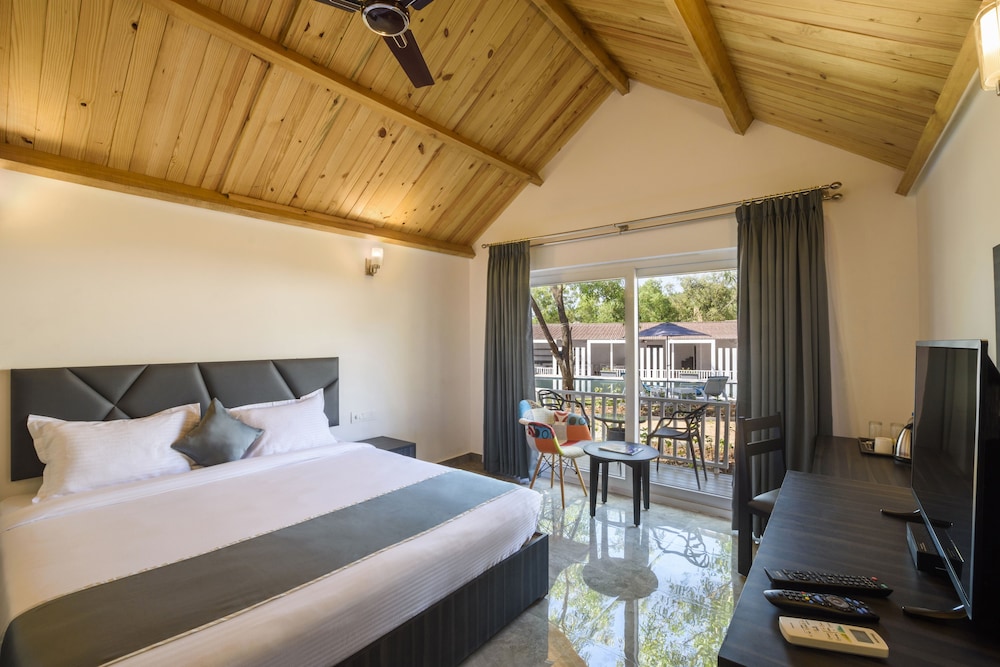White Wood Resort by Stone Wood Hotel