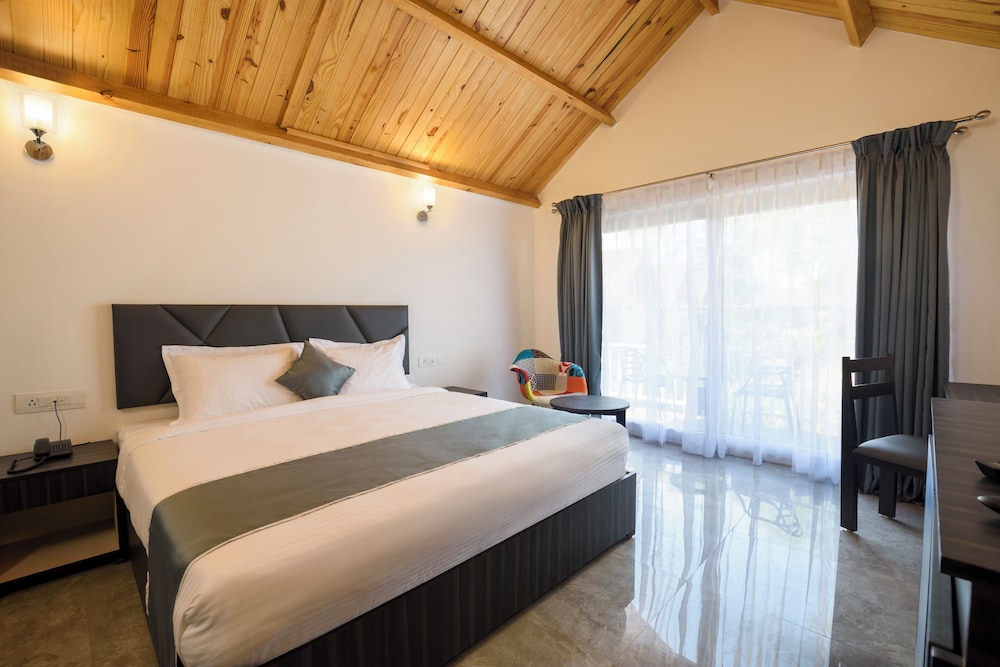 White Wood Resort by Stone Wood Hotel
