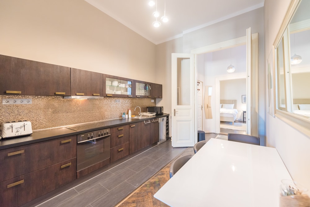 Paulay Downtown Apartments