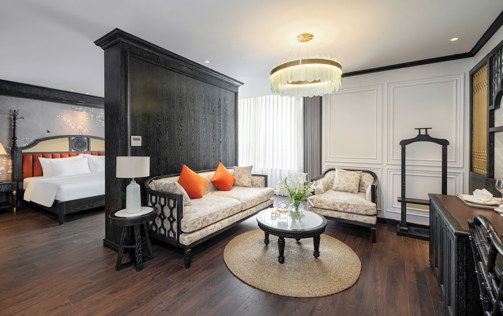 Luxe Paradise Premium Hotel