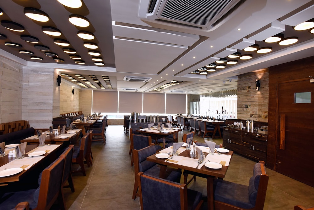 Hotel Grand Elegance