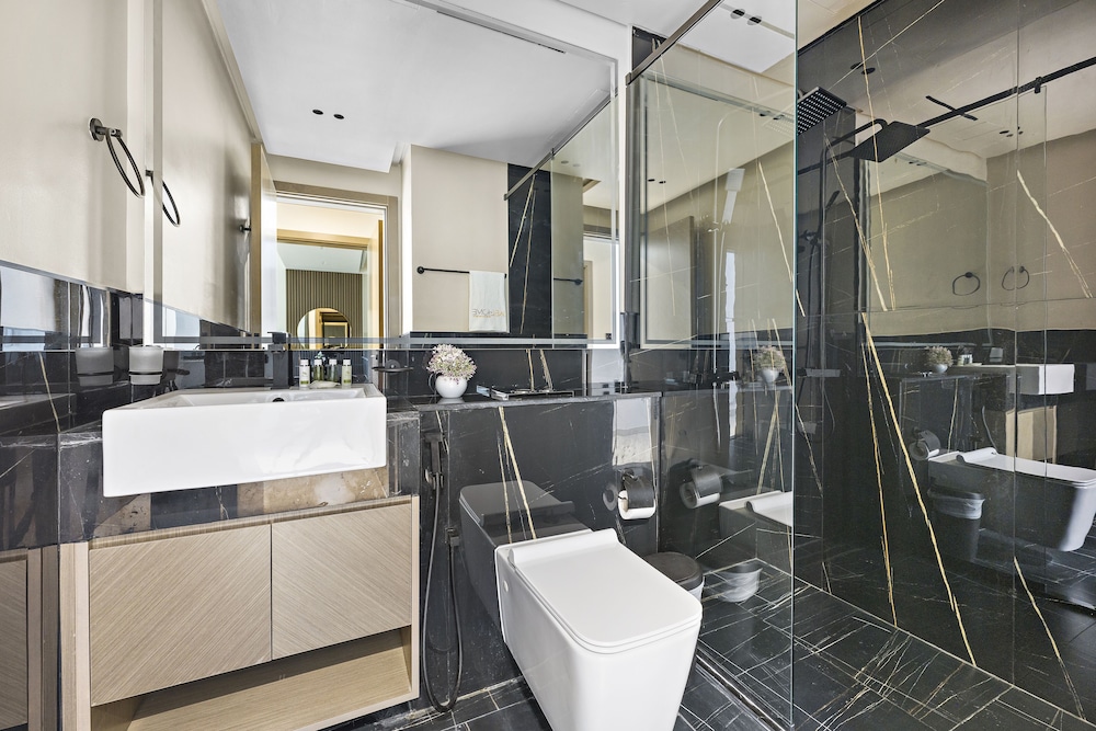 WelHome - Contemporary 1BR in Binghatti Canal & Burj Views