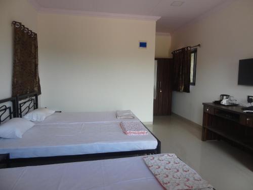 Tent-O-Treat Premium Rooms near Dapoli
