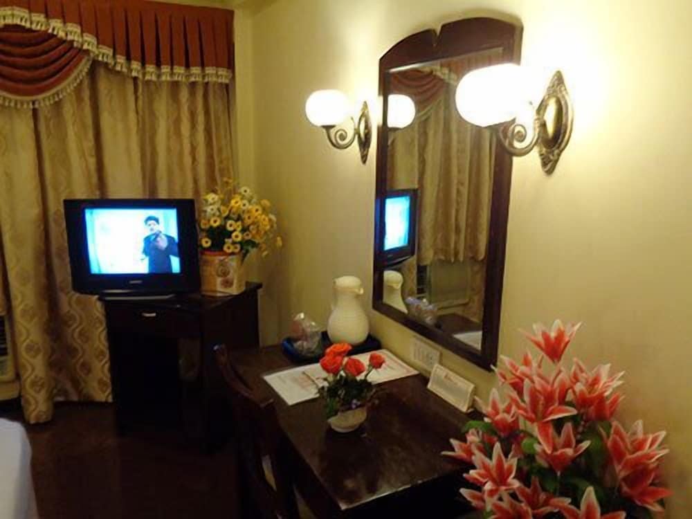 Hotel Poonja International