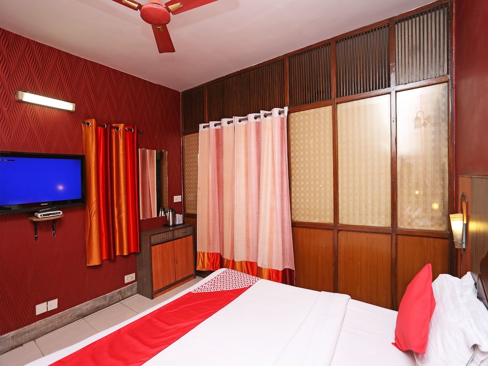 Hotel Heera International