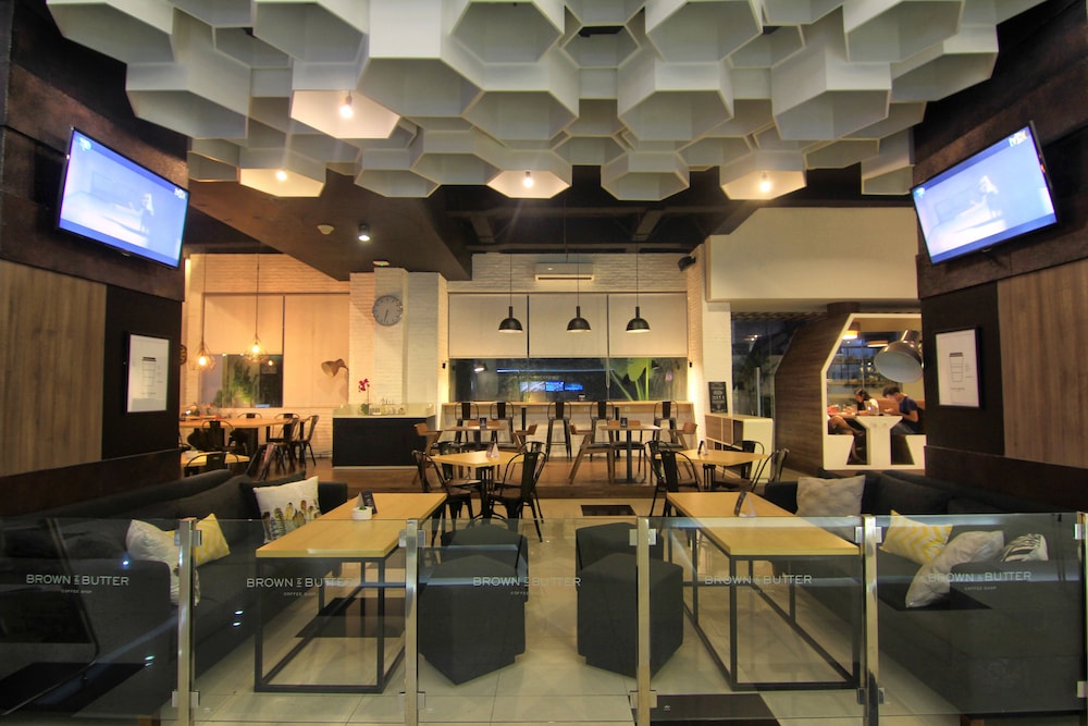 Berry Biz Hotel
