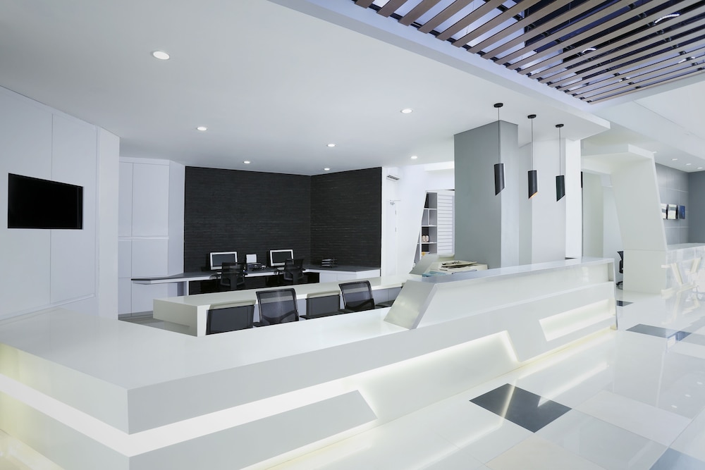 Berry Biz Hotel