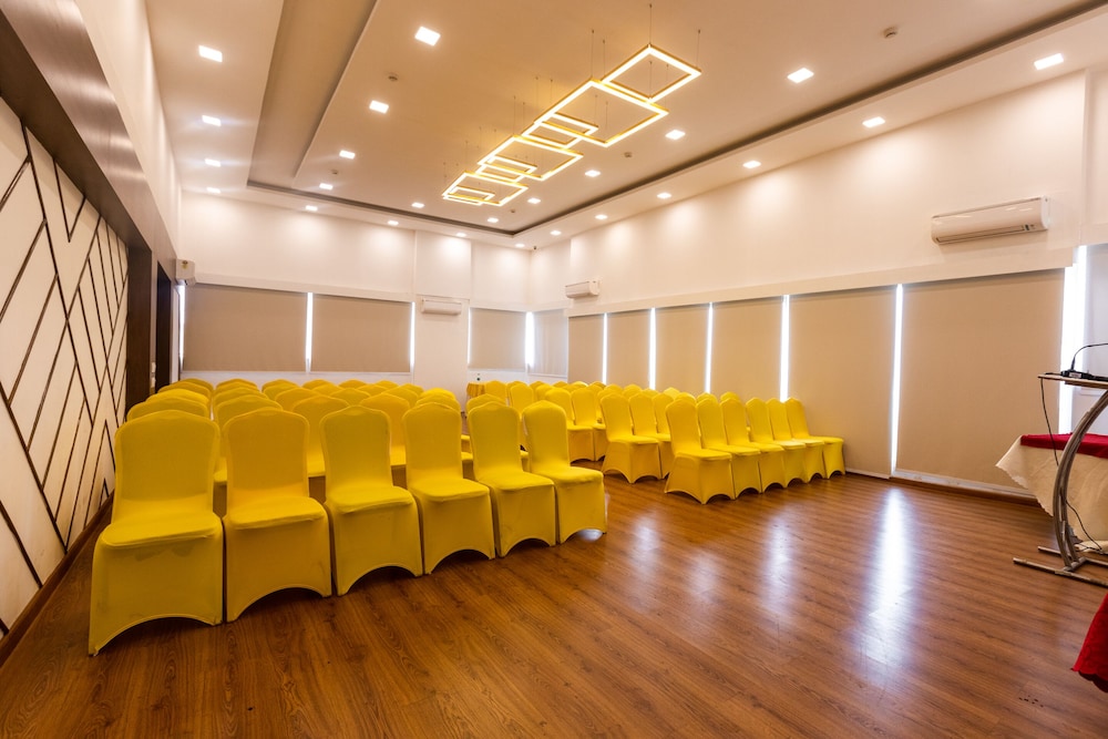 Hotel Nami Residency