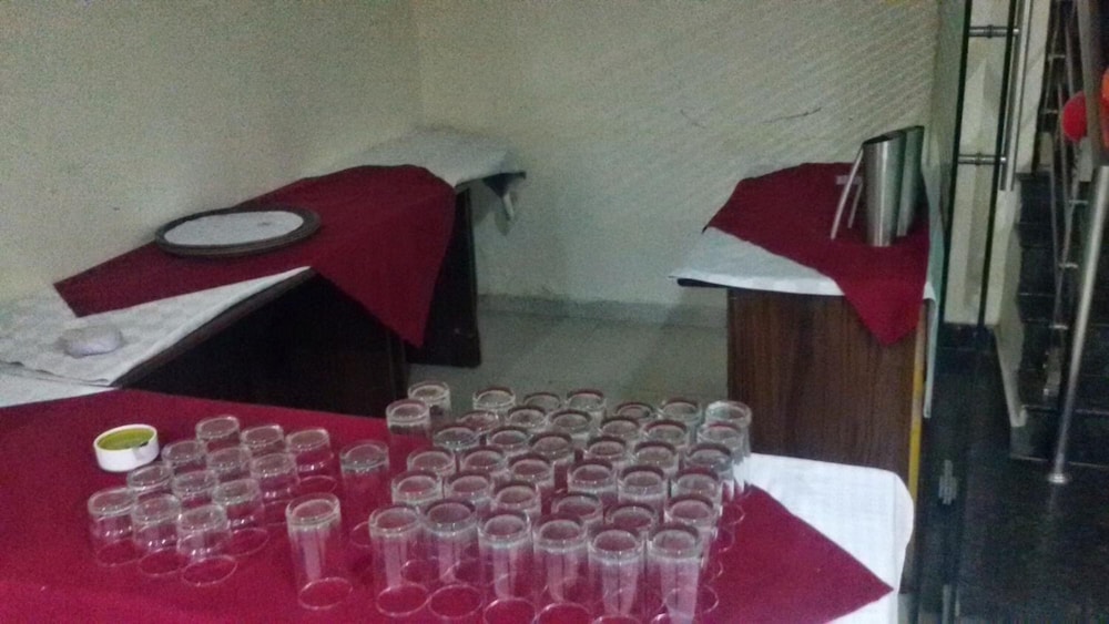 Karon Hotel - Lajpat Nagar