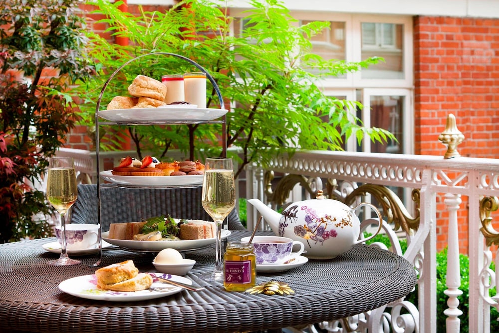 St. Ermins Hotel, Autograph Collection