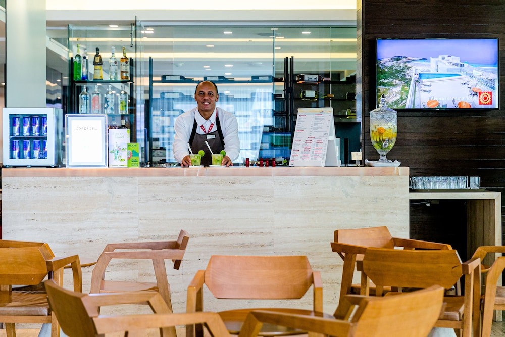 Arena Leme Hotel