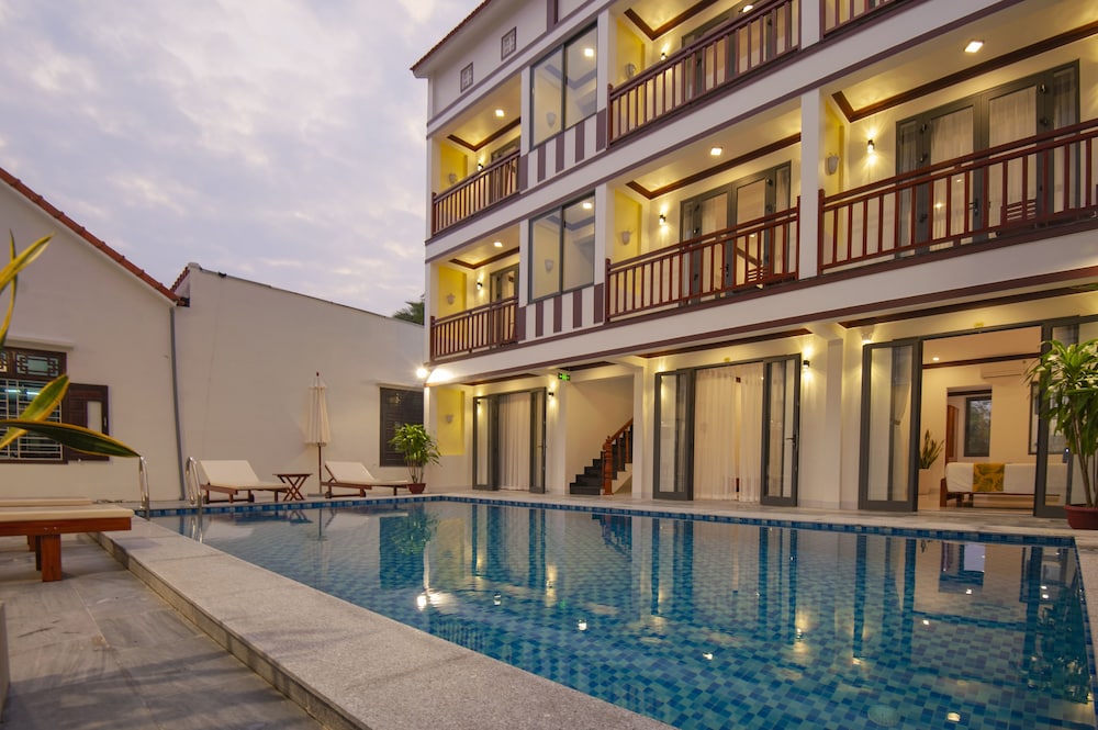 Hoi An Emerald Riverside Villa