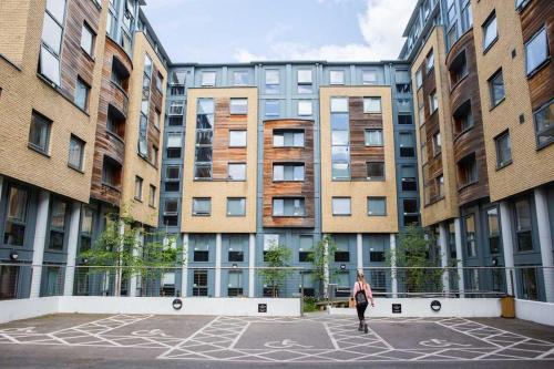 Modern Studios and Private Bedrooms with Shared Kitchen at Chapter Islington in London