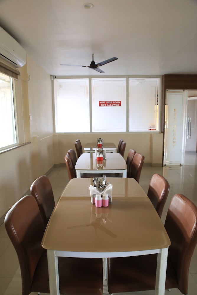 Hotel Kumud Plaza