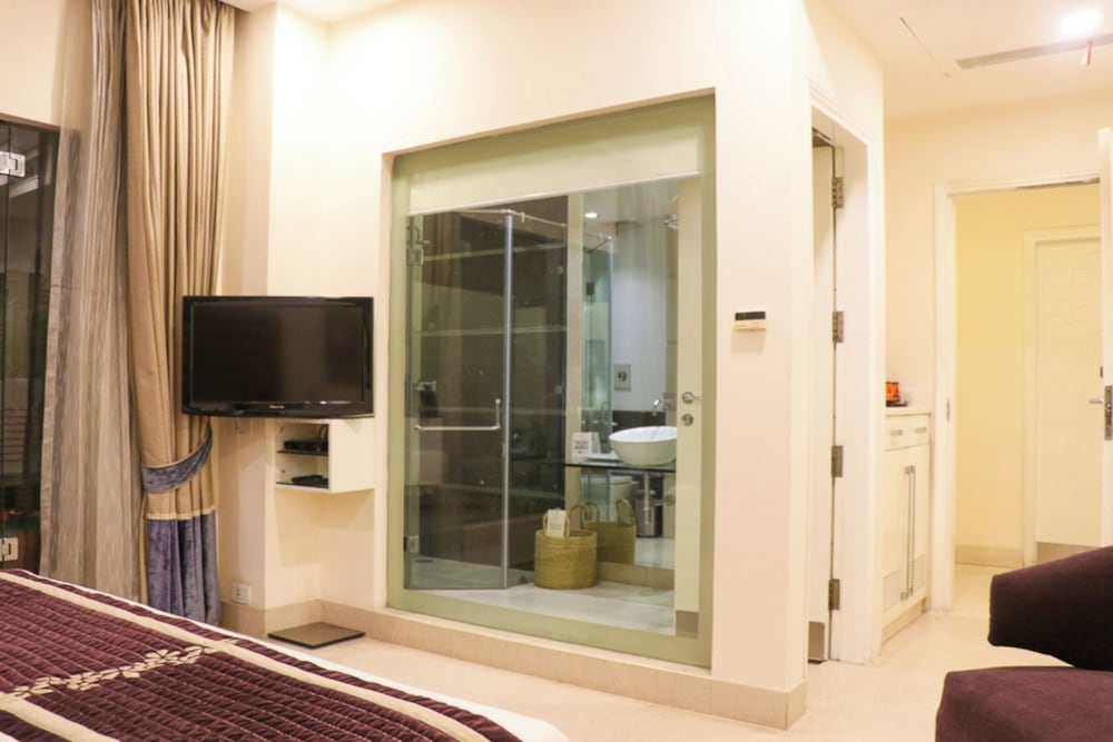 Hotel Eternity