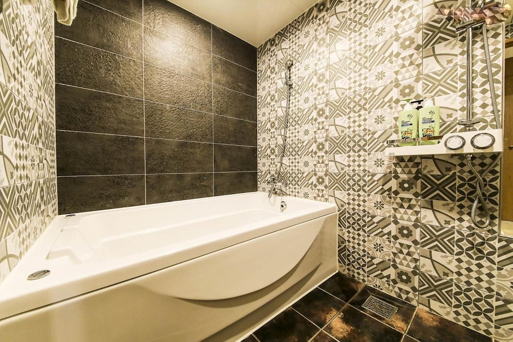 Elga Hotel