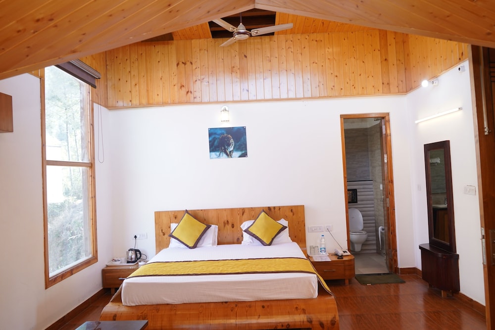 Hotel Chail Retreat-A Boutique Resort