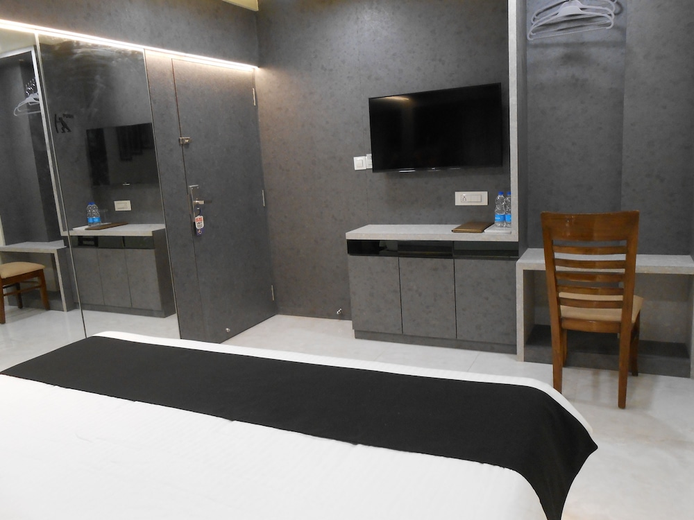 Hotel Radana | Hotel in Vashi Navi Mumbai