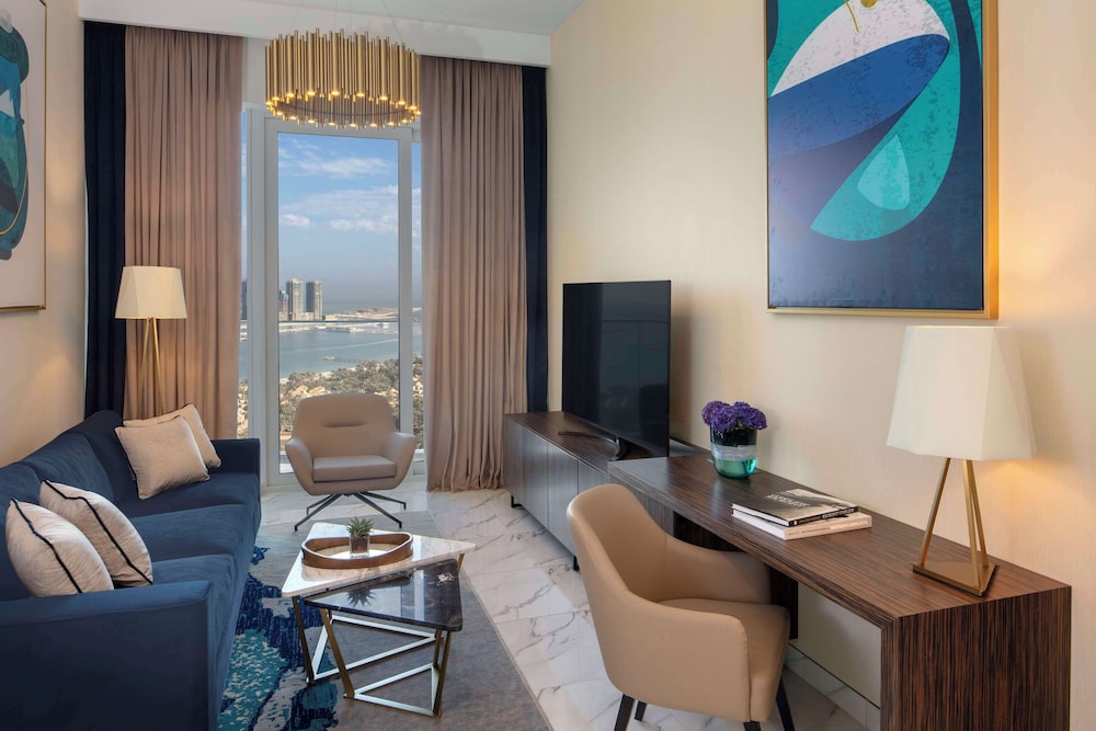 Avani Plus Palm View Dubai Hotel & Suites