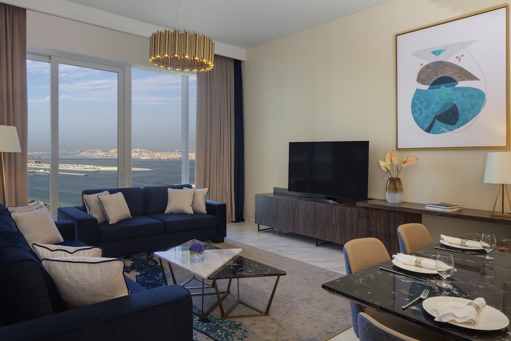 Avani Plus Palm View Dubai Hotel & Suites
