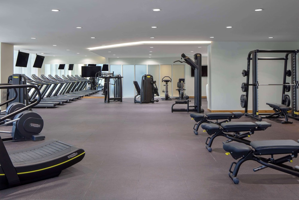 Avani Plus Palm View Dubai Hotel & Suites