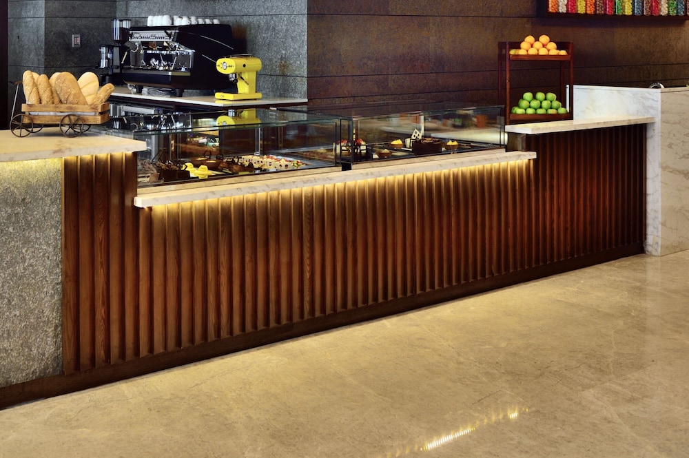 Courtyard by Marriott Gurugram Downtown