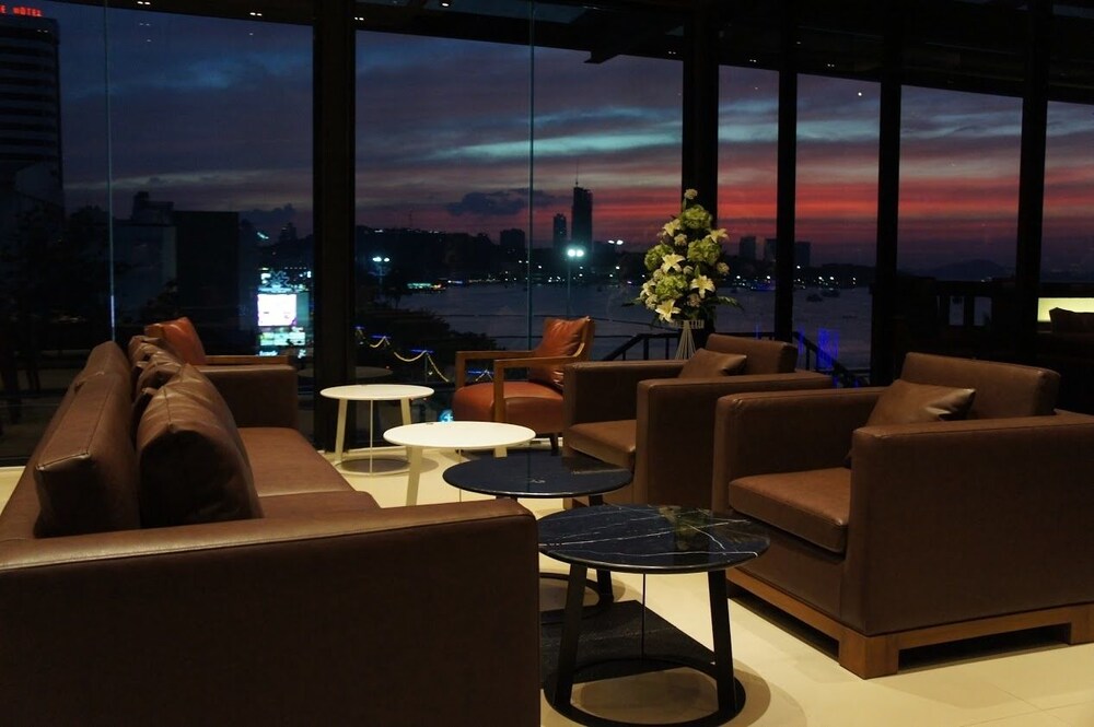 Serenotel Pattaya Beach Front