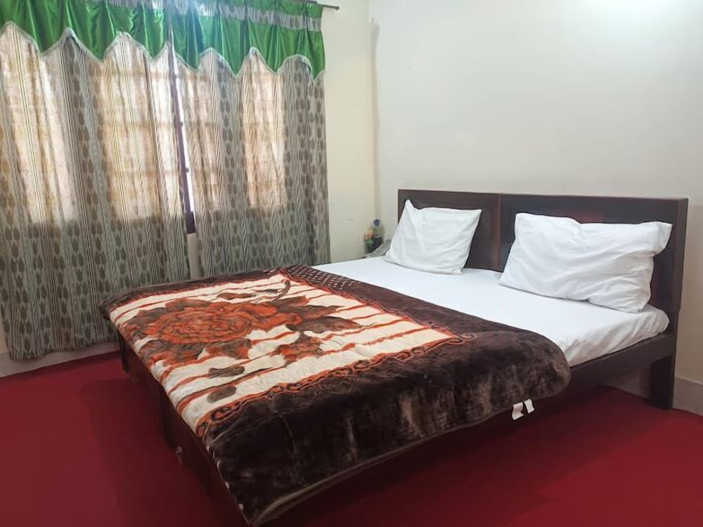 Royal Galaxy Hotel And Restaurant Skardu