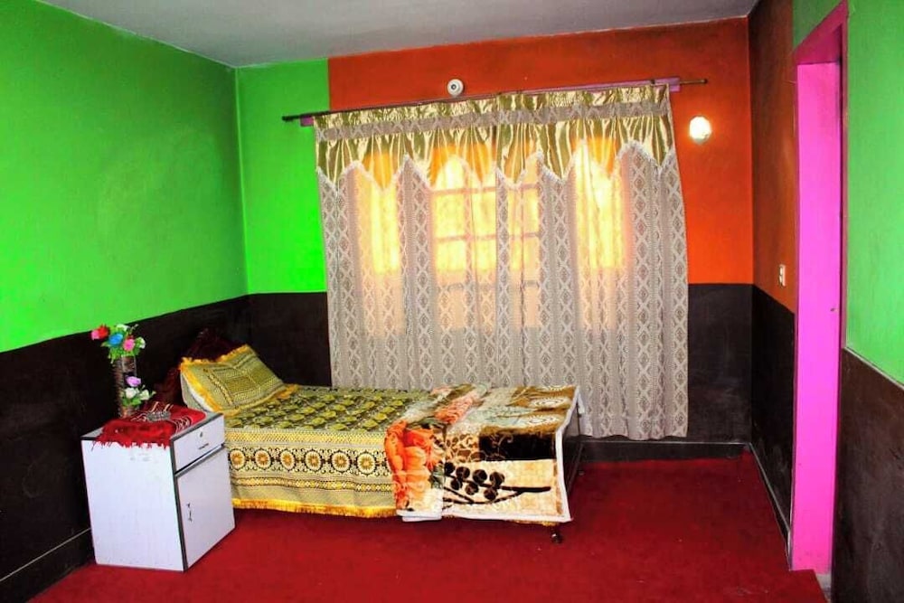 Royal Galaxy Hotel And Restaurant Skardu