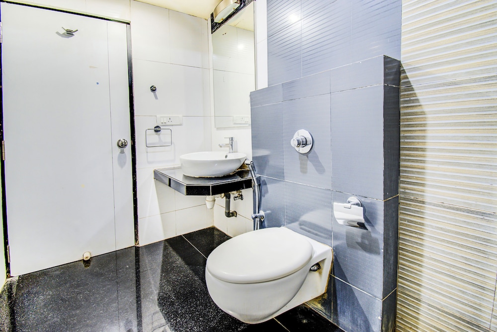 FabHotel Arafa Inn Gandhinagar