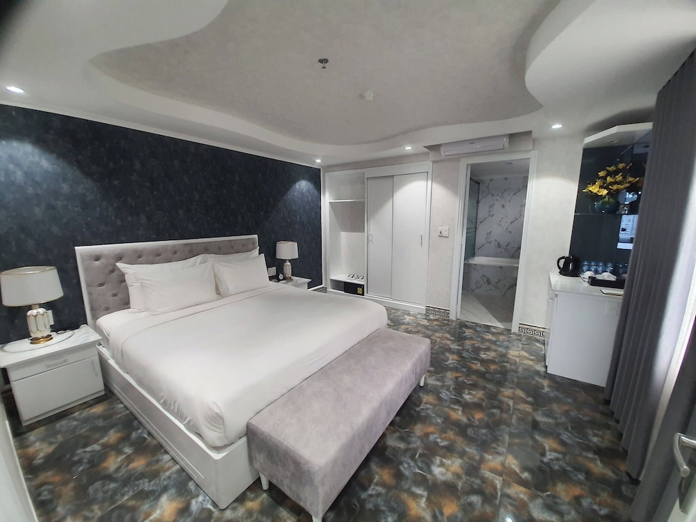 Kay Hotel Danang - Near Dragon Bridge