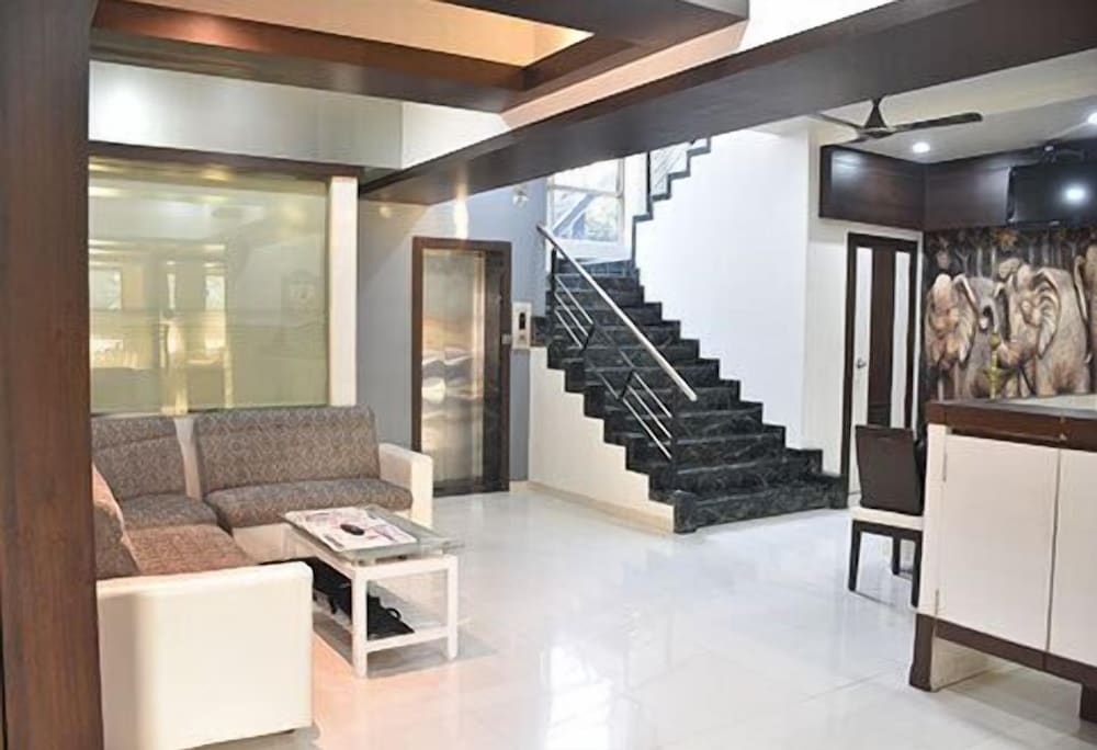 South Coast Hotel