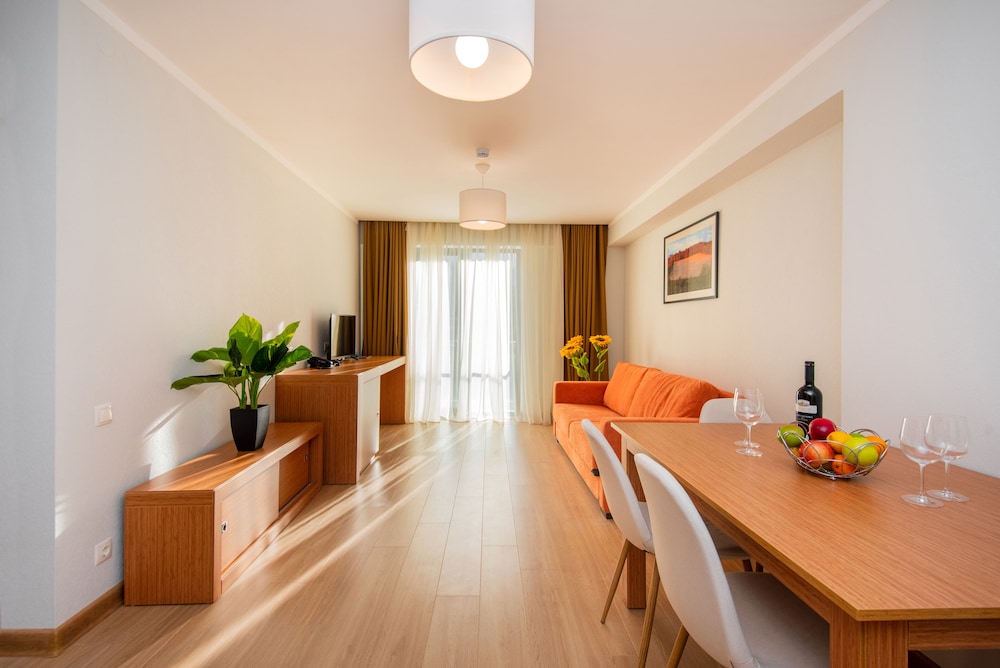 Orbi Palace Hotel Official