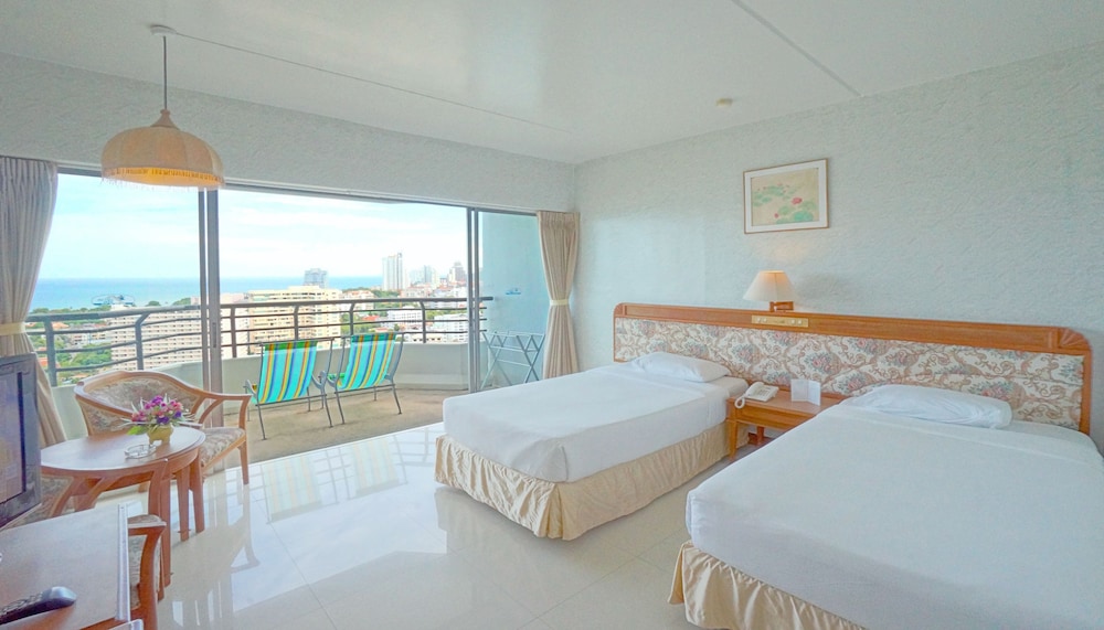 Pattaya Park Beach Resort