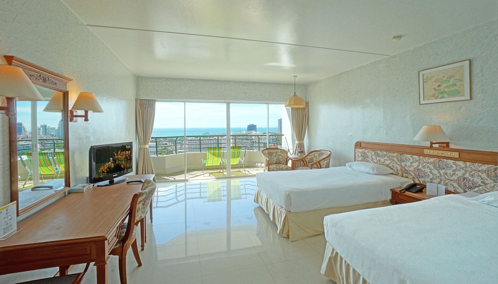 Pattaya Park Beach Resort