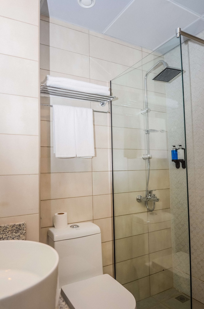VOGO Grand Hotel formerly Best Western Plus Academic City