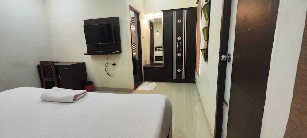 STAYZ INN TNAGAR