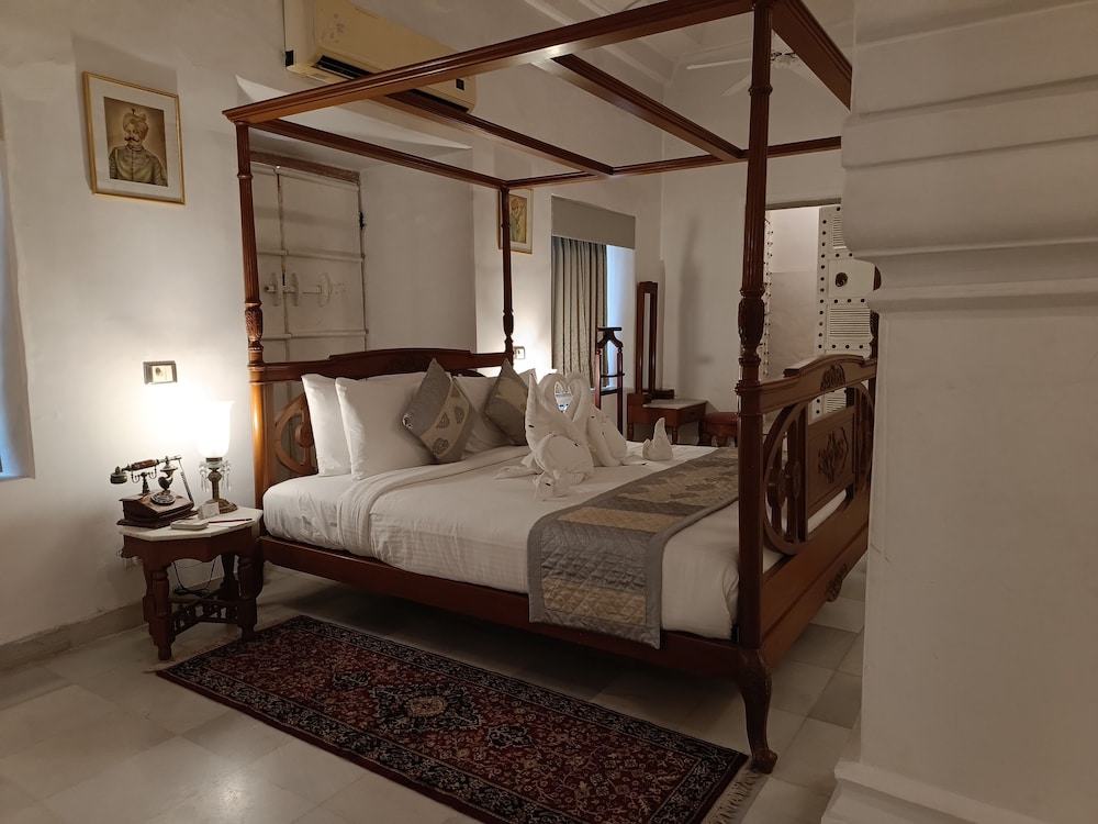 Chomu Palace Jaipur (A Heritage Hotel)