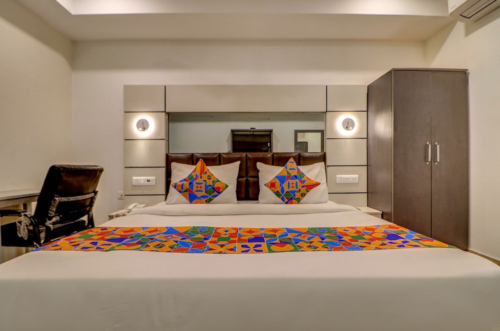  FabHotel Kirti Nagar