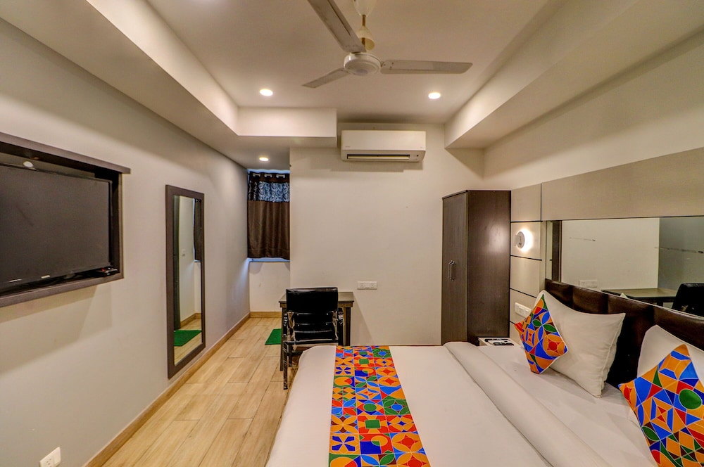  FabHotel Kirti Nagar