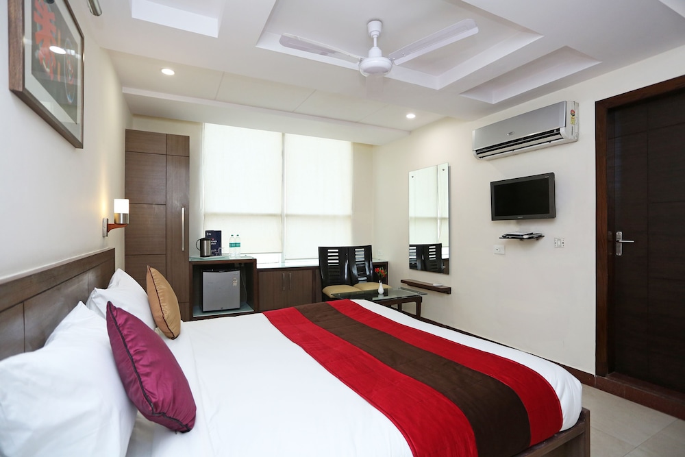 Hotel Crystal Retreat