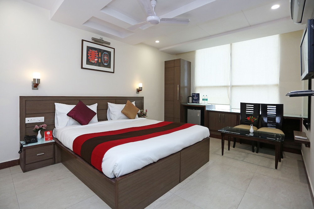 Hotel Crystal Retreat