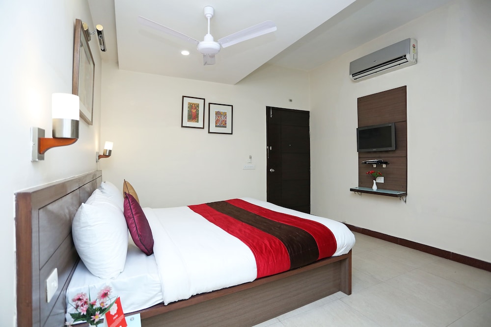 Hotel Crystal Retreat